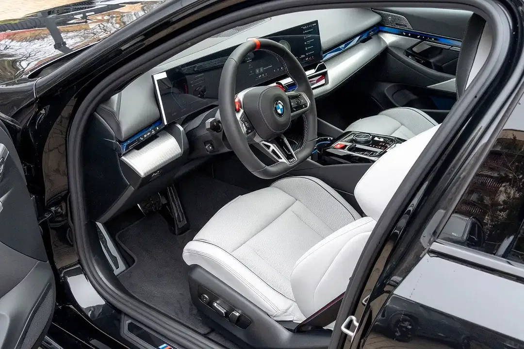 BMW M5 - Thumbnail 11