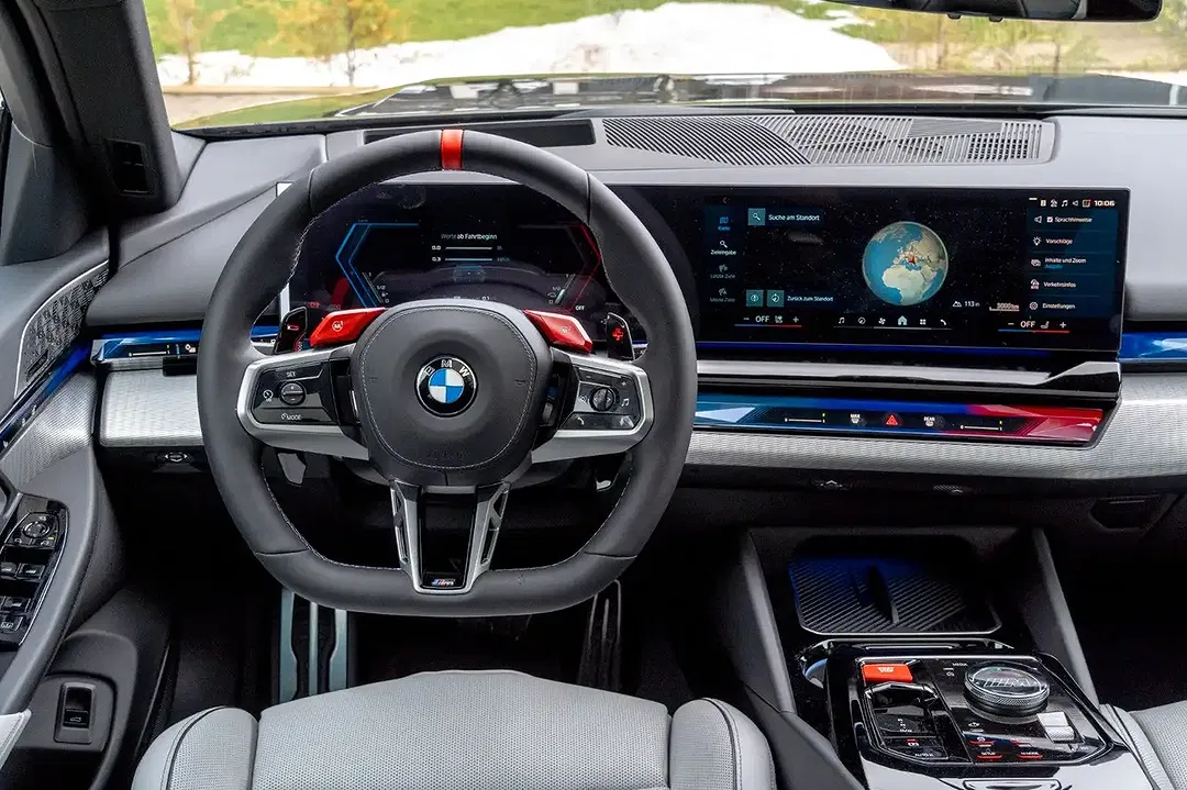 BMW M5 - Thumbnail 13