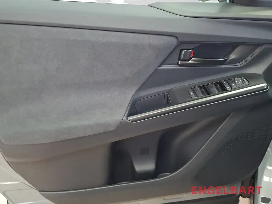 Toyota C-HR - Thumbnail 10