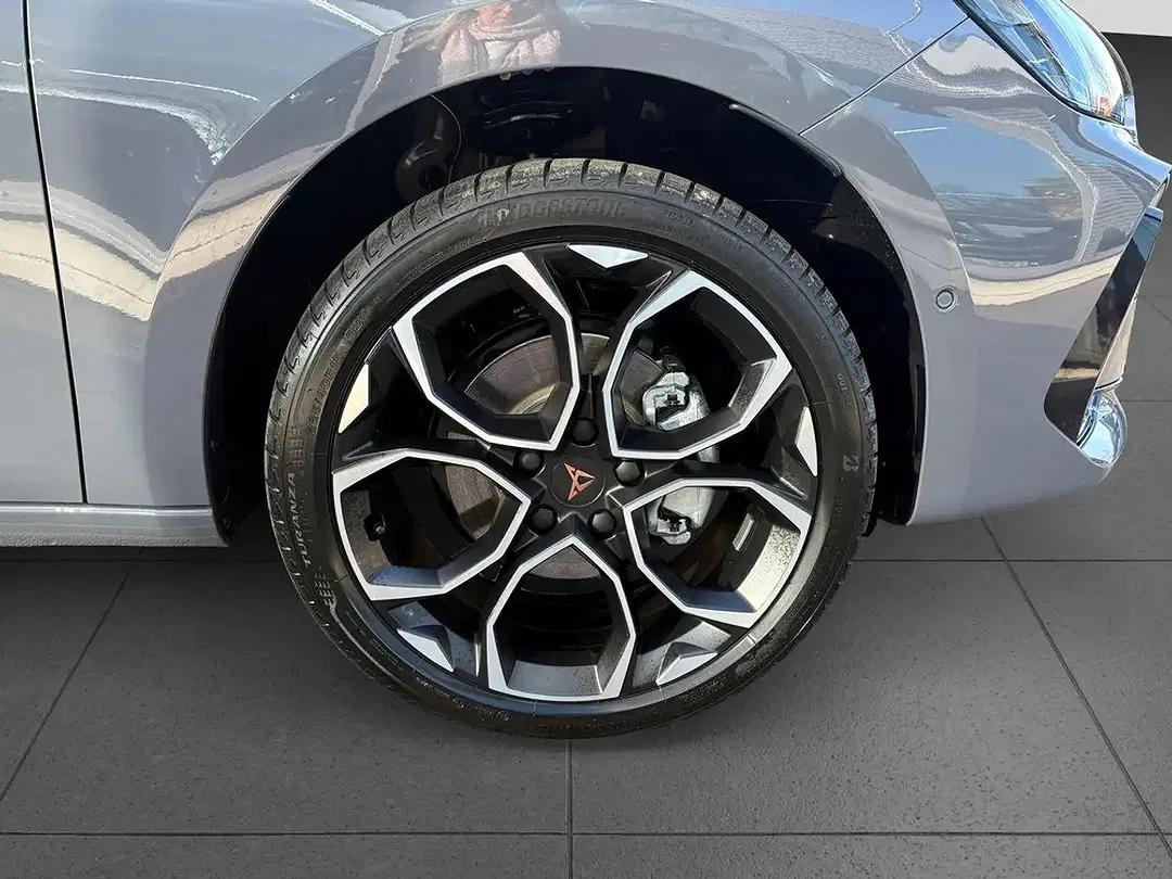 CUPRA Leon - Thumbnail 5