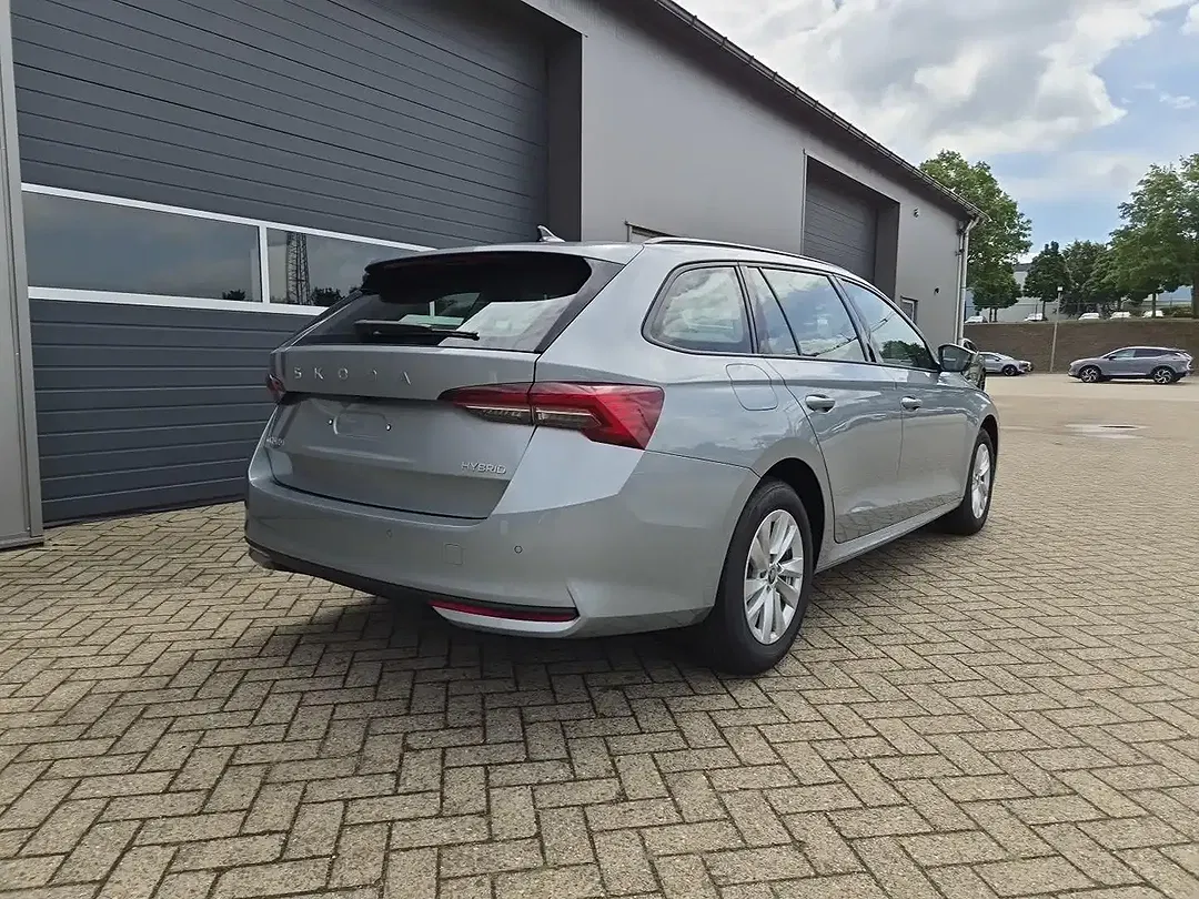 Skoda Octavia - Thumbnail 4