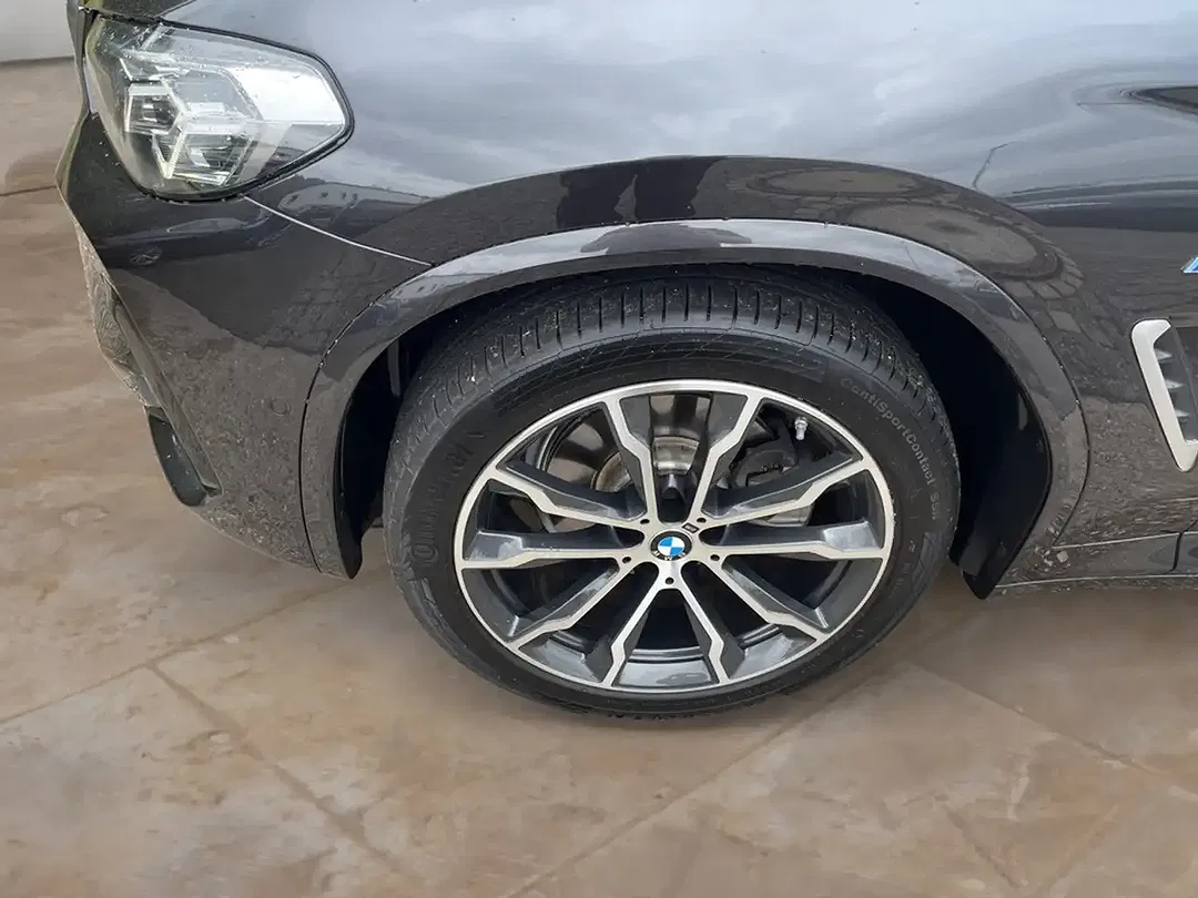 BMW X3 - Thumbnail 2