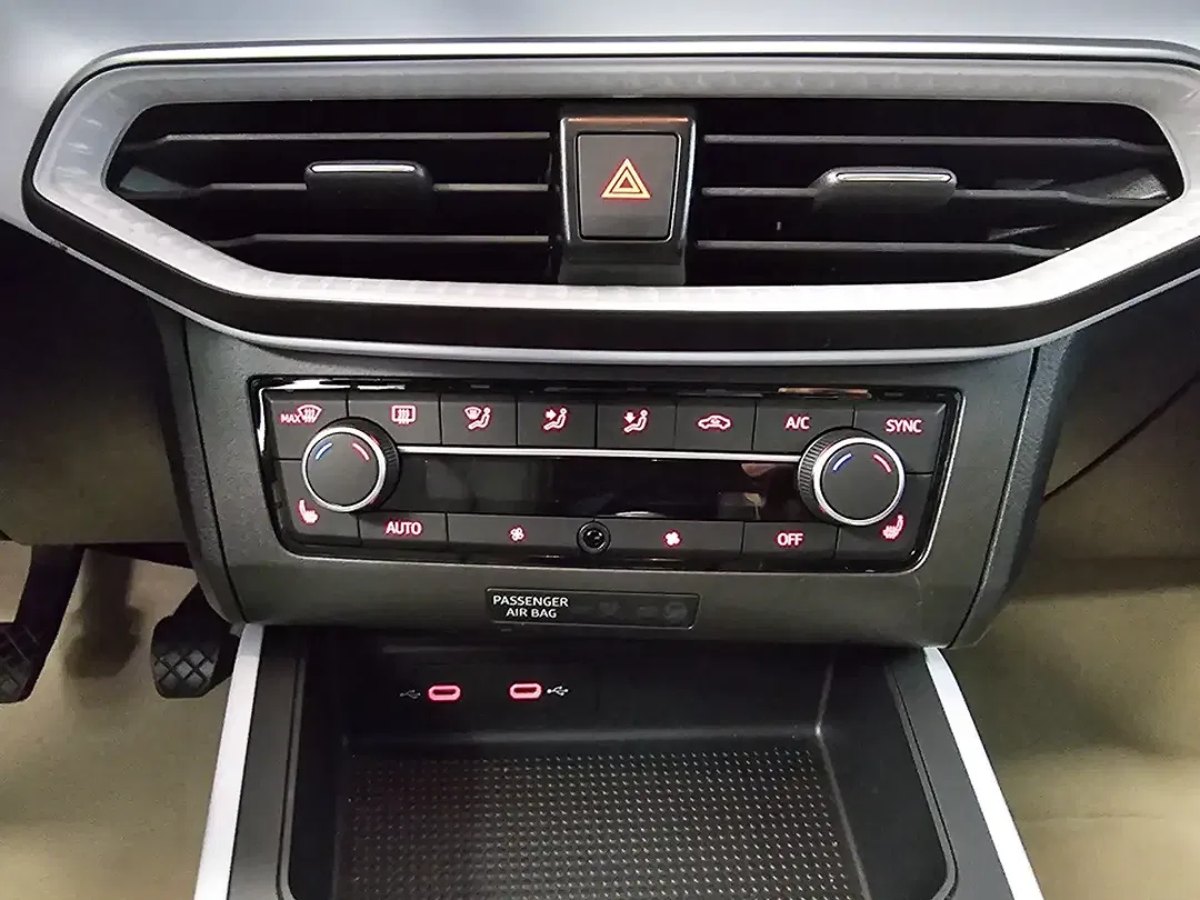 SEAT Arona - Thumbnail 9