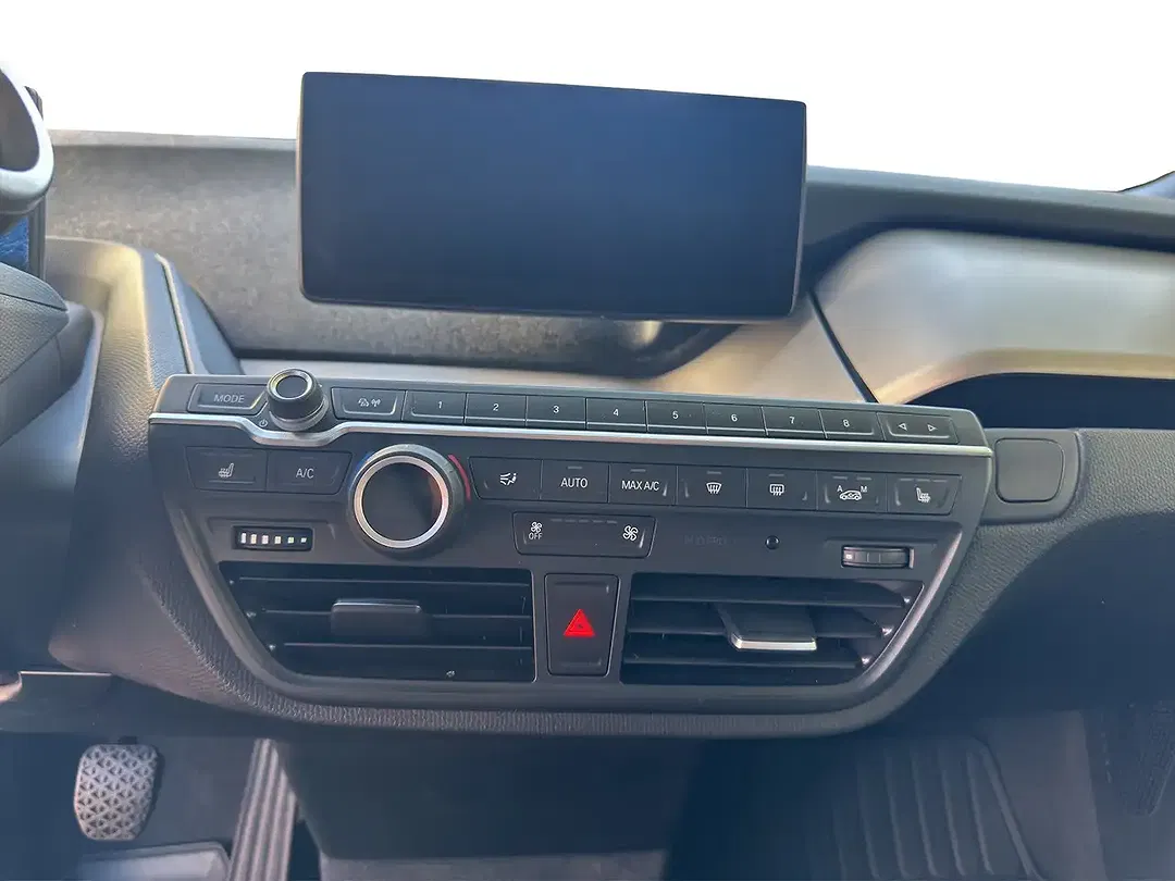 BMW i3 - Thumbnail 9