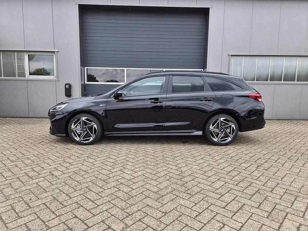 Hyundai i30 - Thumbnail 1