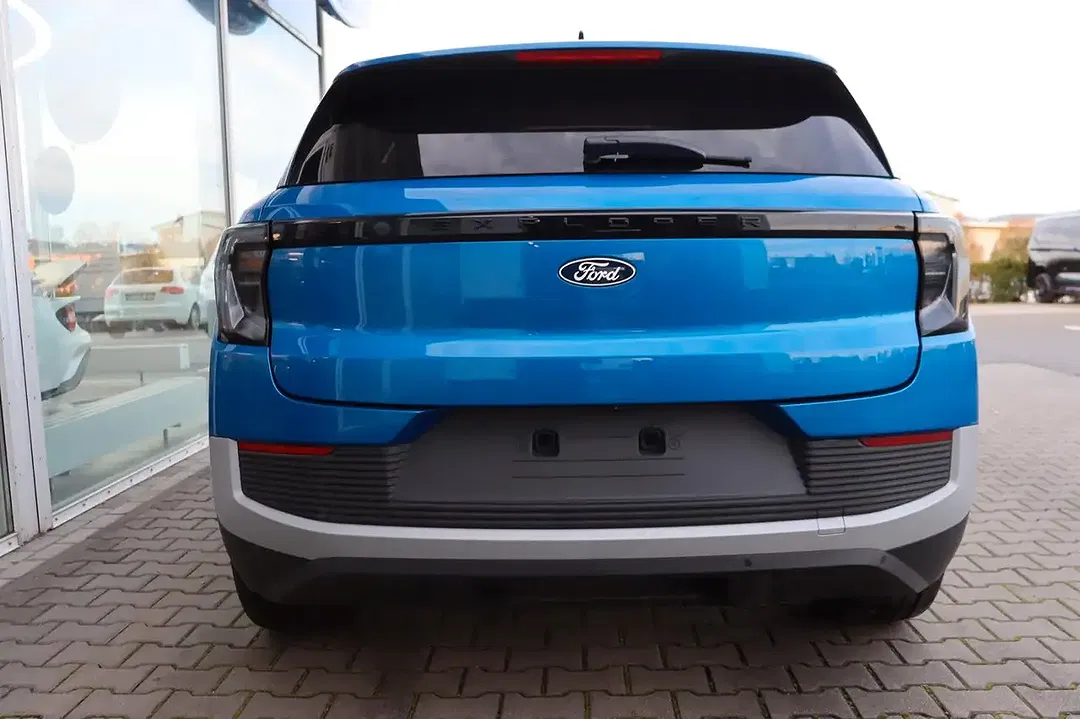 Ford Explorer - Thumbnail 8