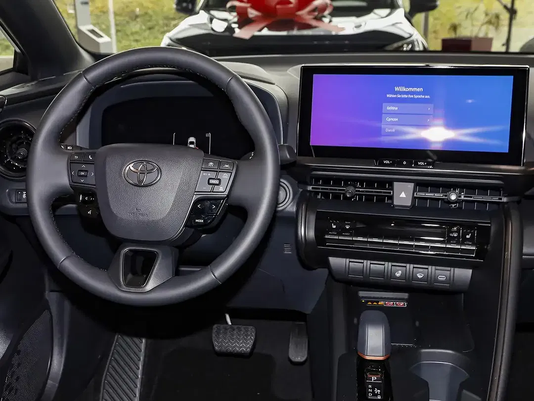 Toyota C-HR - Thumbnail 9