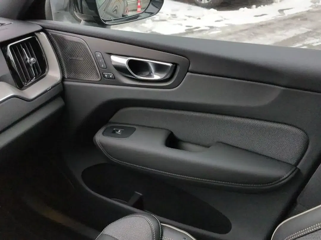 Volvo XC60 - Thumbnail 13