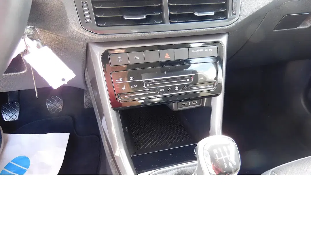 Volkswagen T-Cross - Thumbnail 5