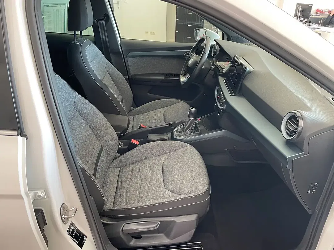 SEAT Arona - Thumbnail 12