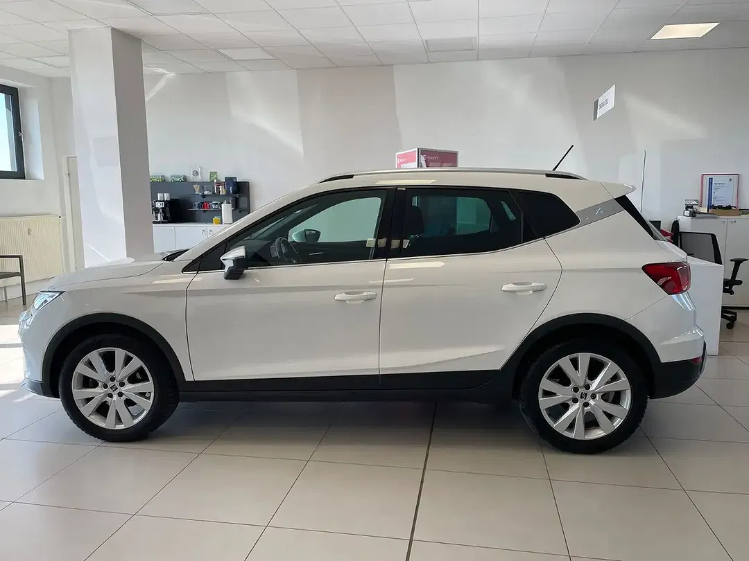 SEAT Arona - Thumbnail 5