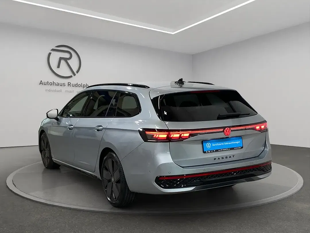 Volkswagen Passat 2.0 TDI DSG R-Line - foto 2