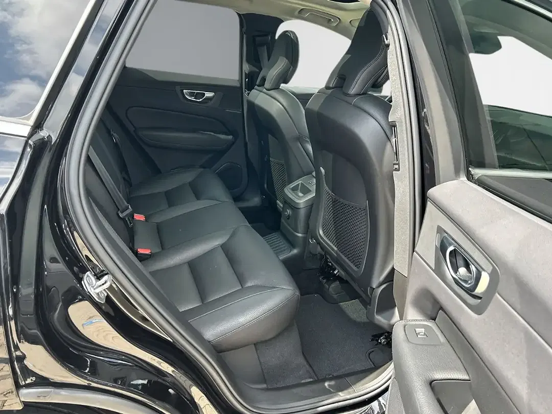 Volvo XC60 - Thumbnail 3