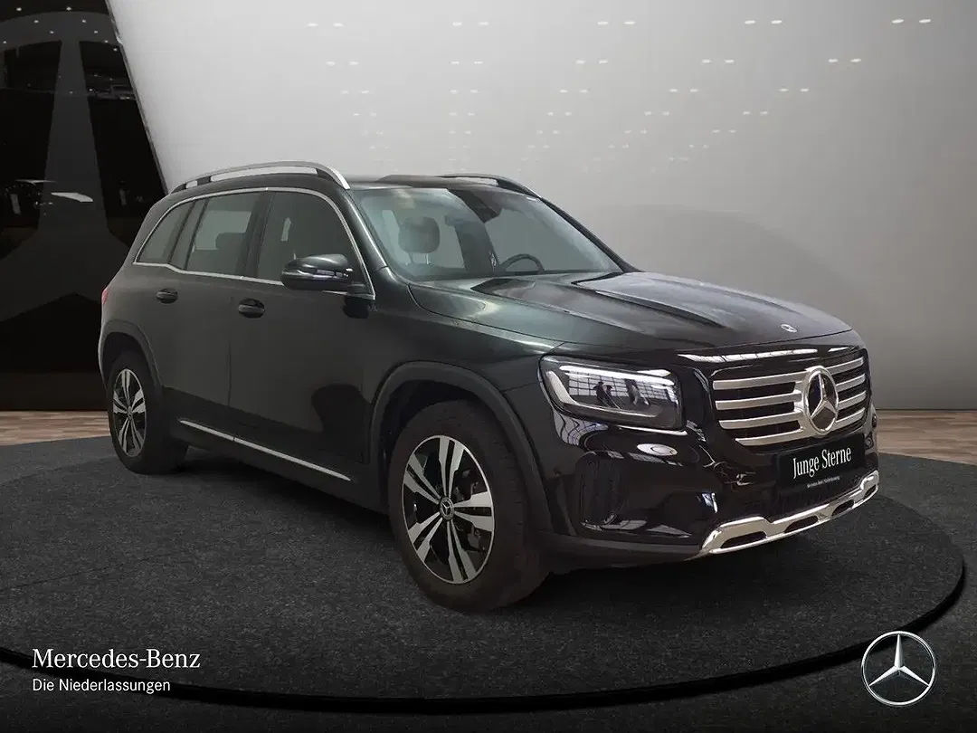 Mercedes-Benz GLB 220 - Thumbnail 4