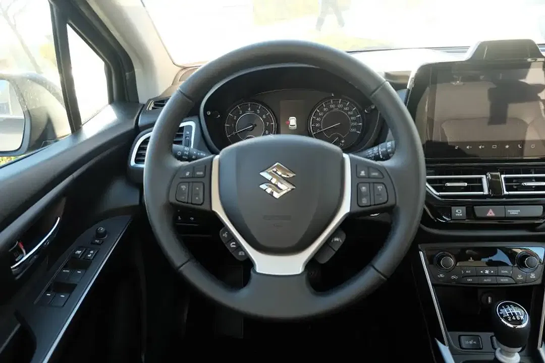 Suzuki SX4 S-Cross - Thumbnail 12