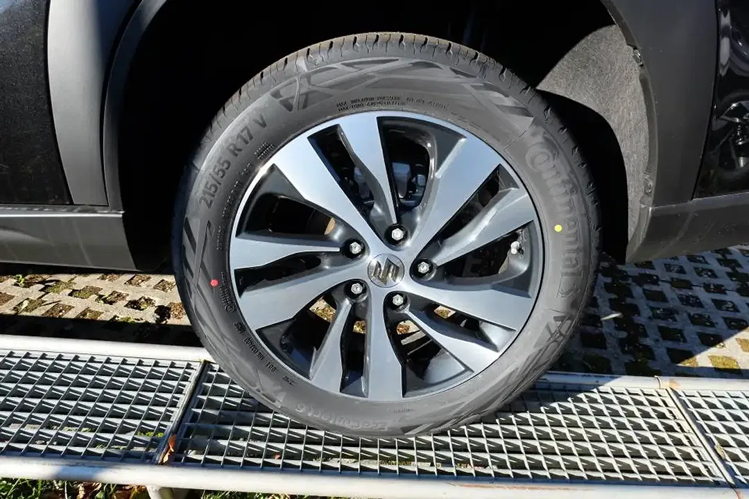 Suzuki SX4 S-Cross - Thumbnail 13