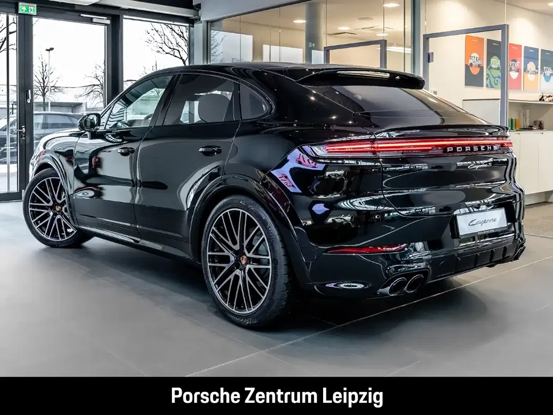Porsche Cayenne - Thumbnail 3