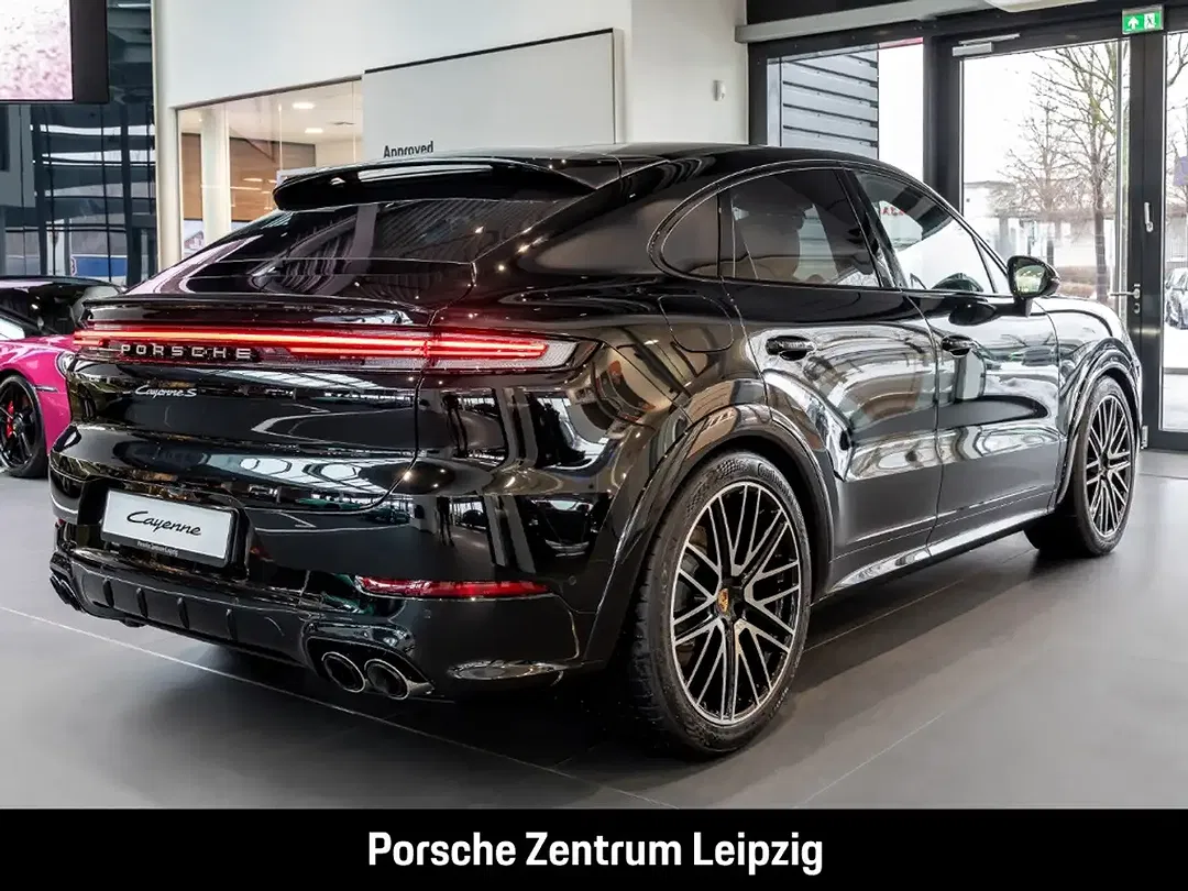 Porsche Cayenne - Thumbnail 6