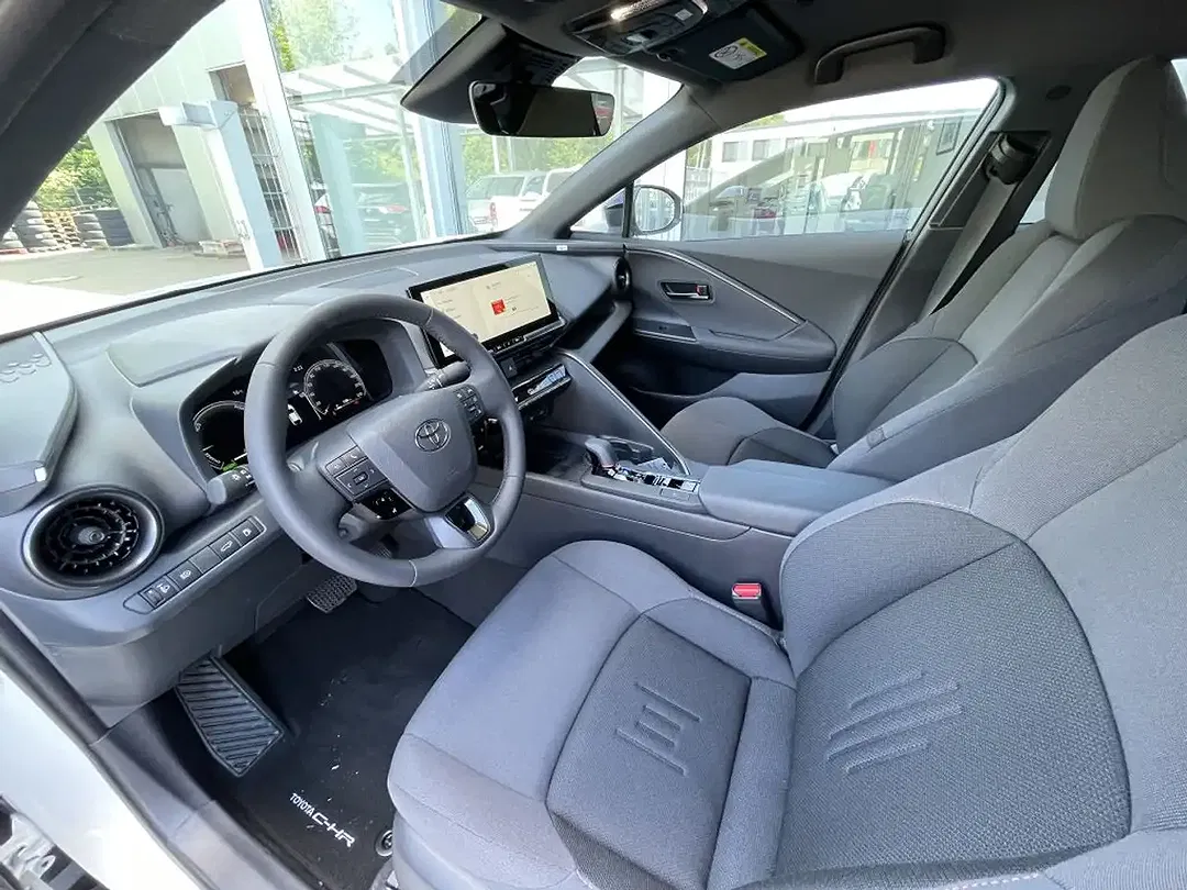 Toyota C-HR - Thumbnail 7