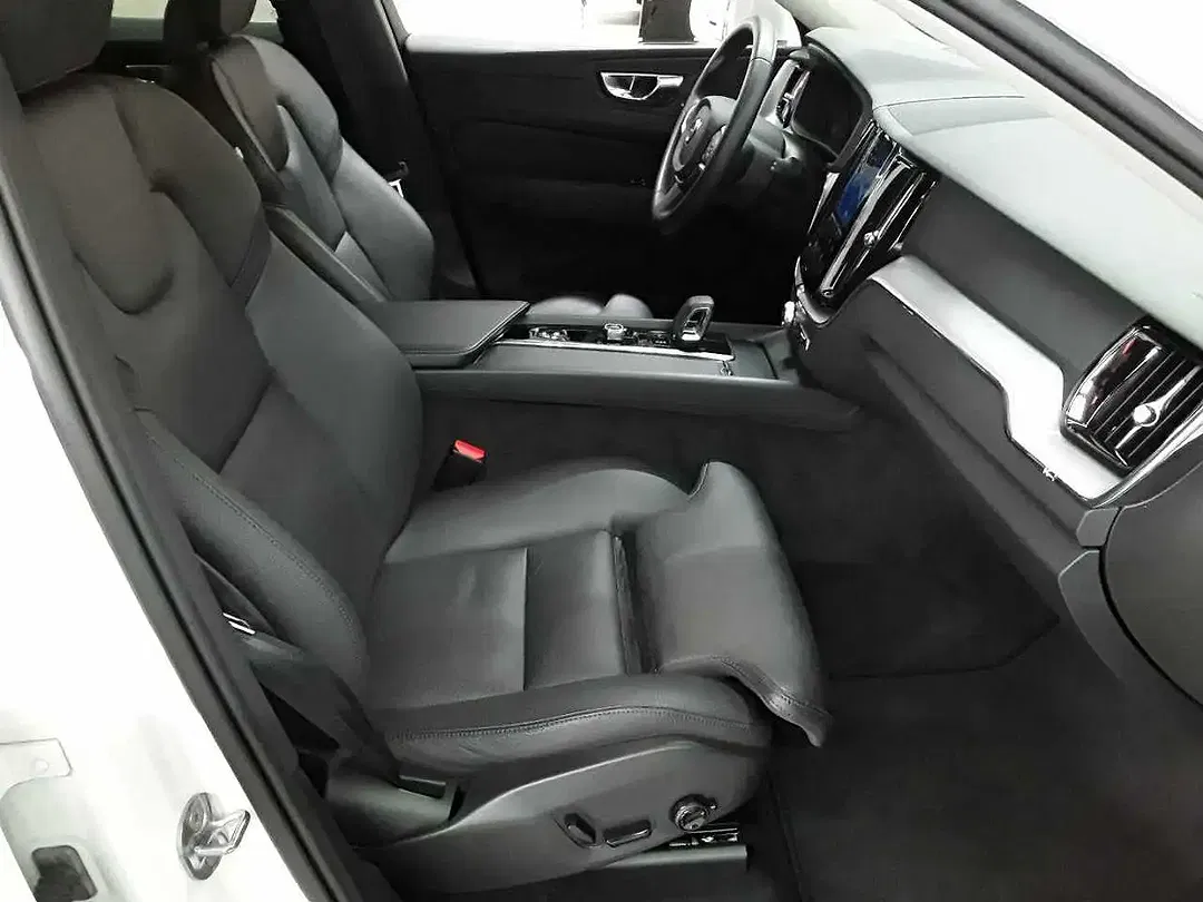 Volvo XC60 - Thumbnail 6