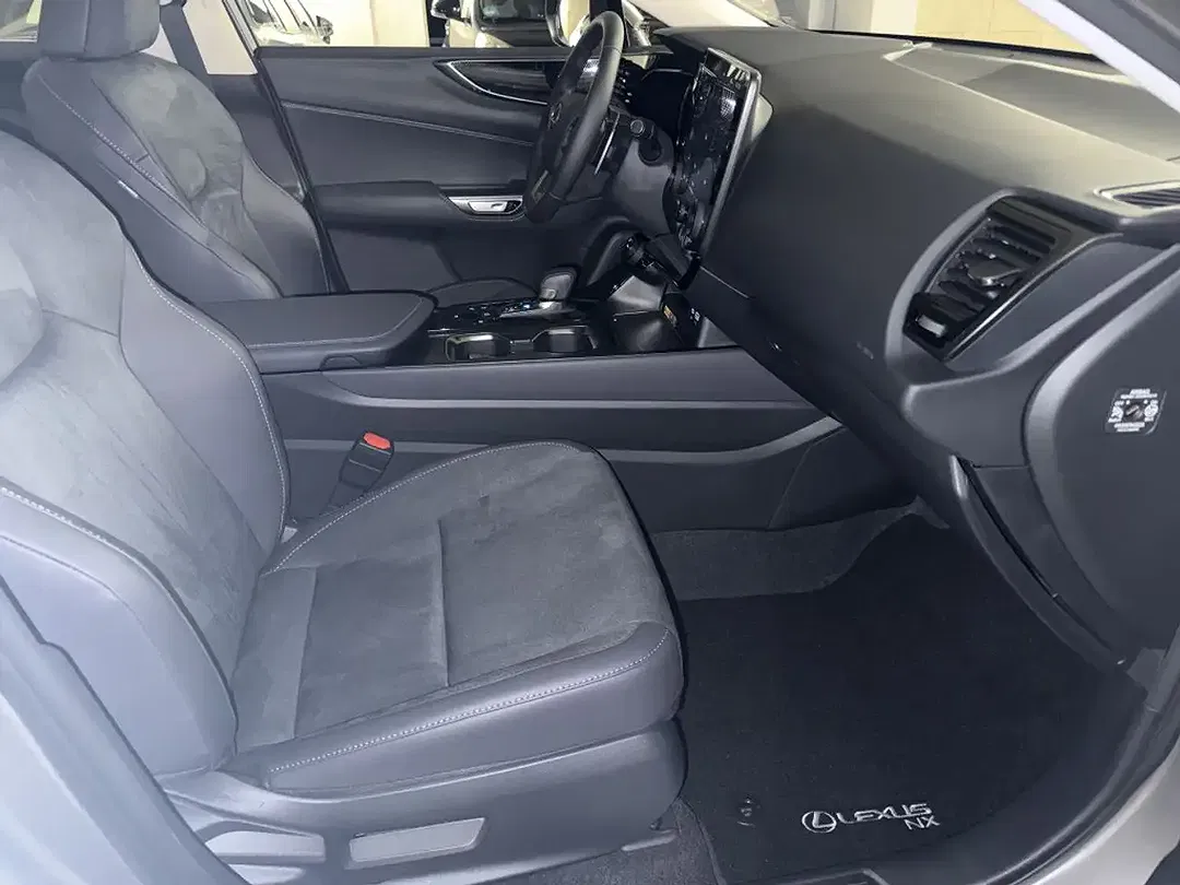 Lexus NX 350h - Thumbnail 4