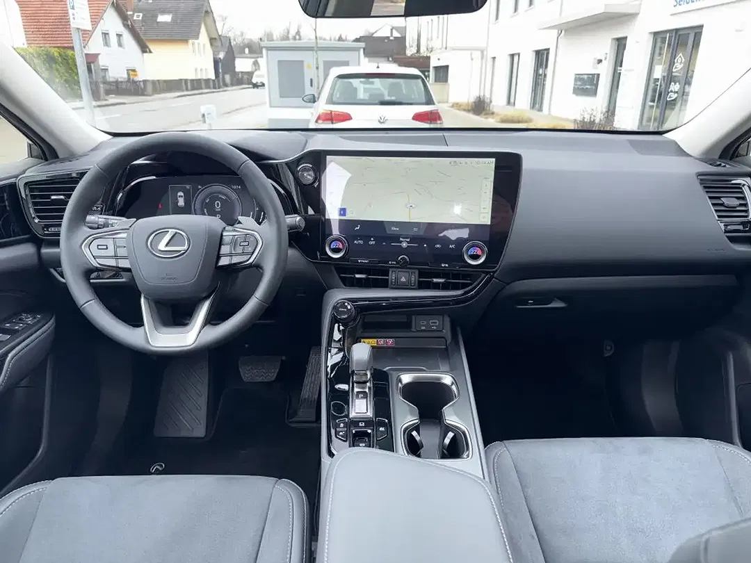Lexus NX 350h - Thumbnail 7