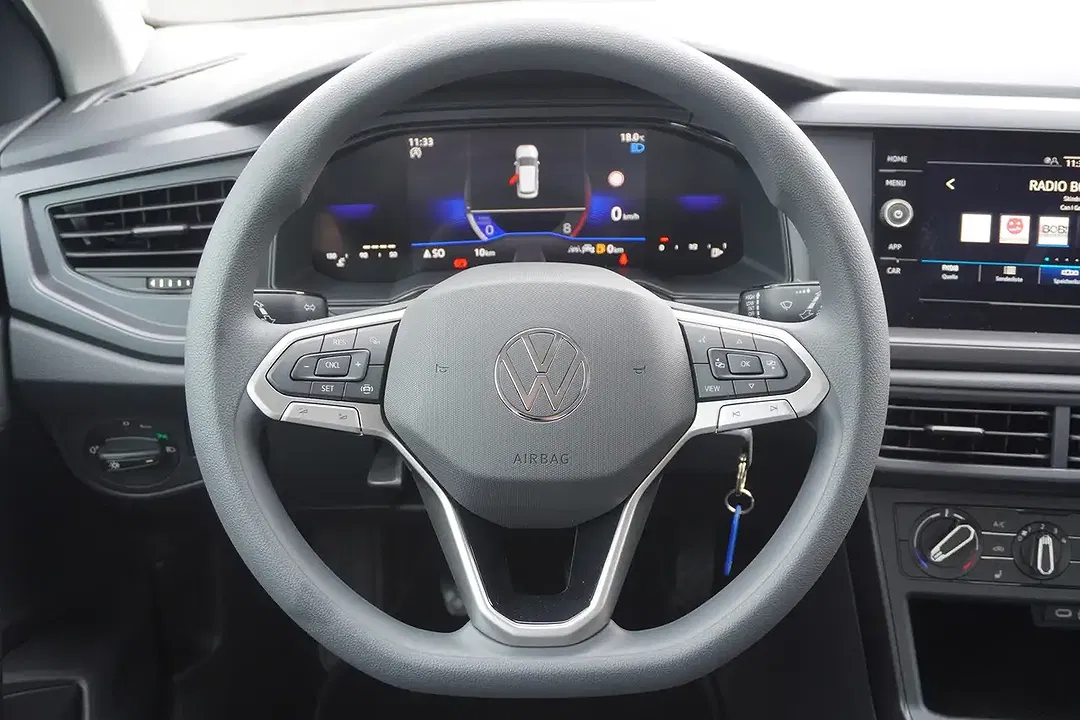 Volkswagen Polo - Thumbnail 9