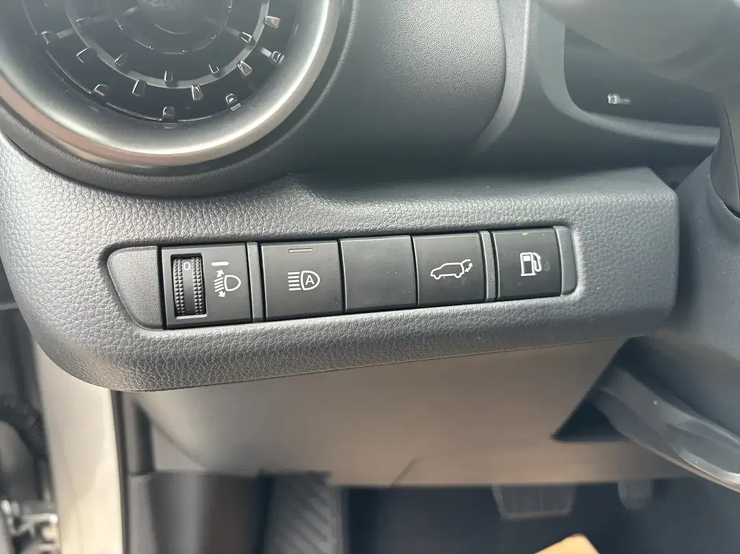 Toyota C-HR - Thumbnail 15