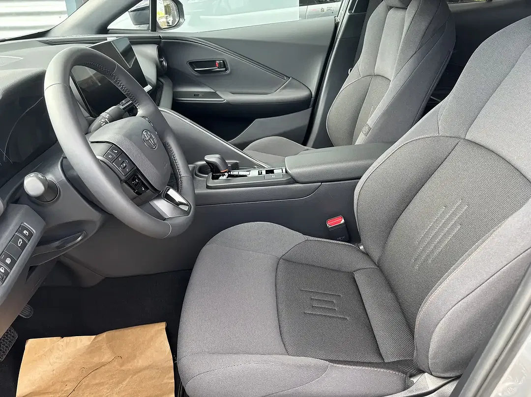 Toyota C-HR - Thumbnail 8