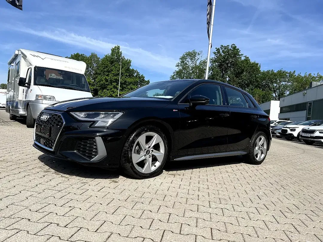 Audi A3 - Thumbnail 1