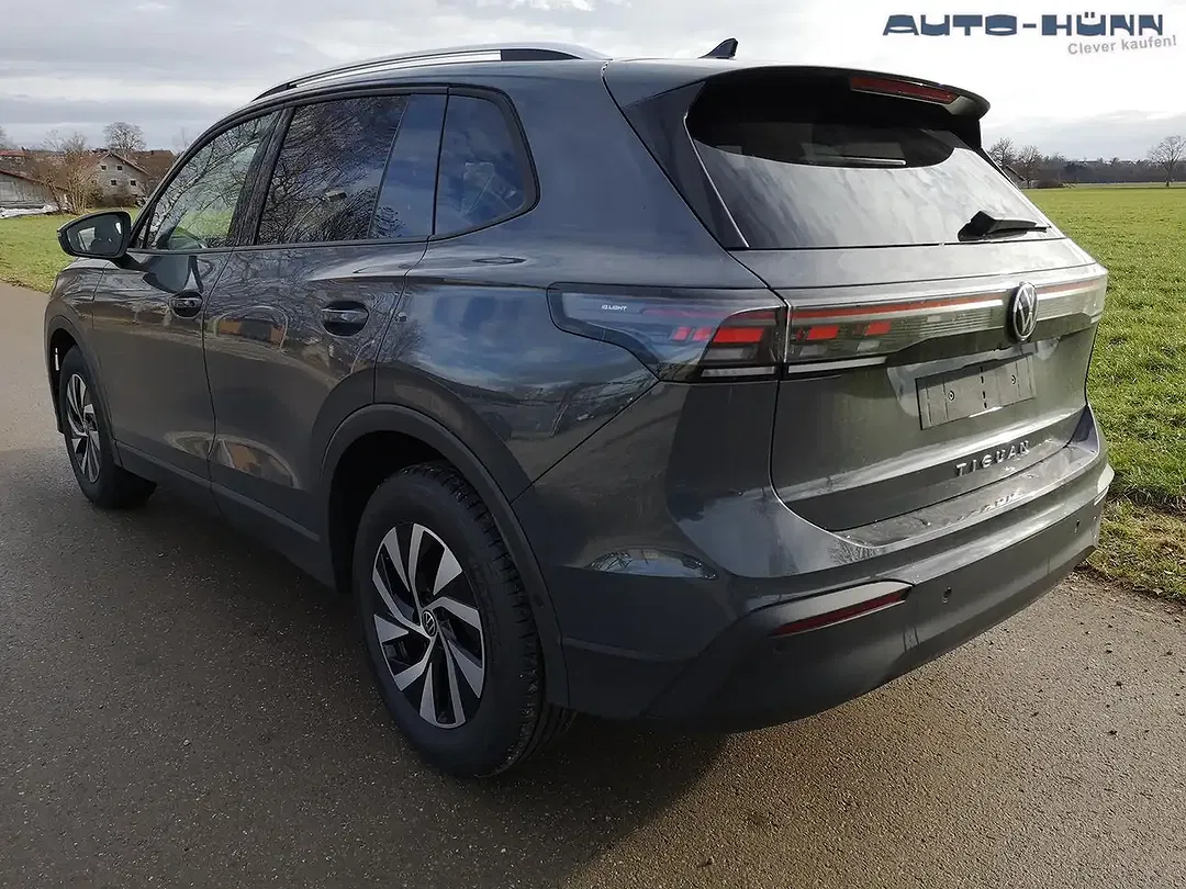 Volkswagen Tiguan - Thumbnail 2