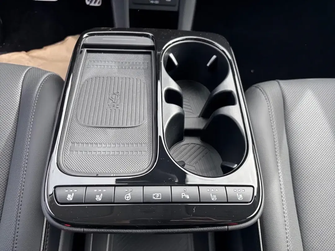 Hyundai IONIQ 5 - Thumbnail 19
