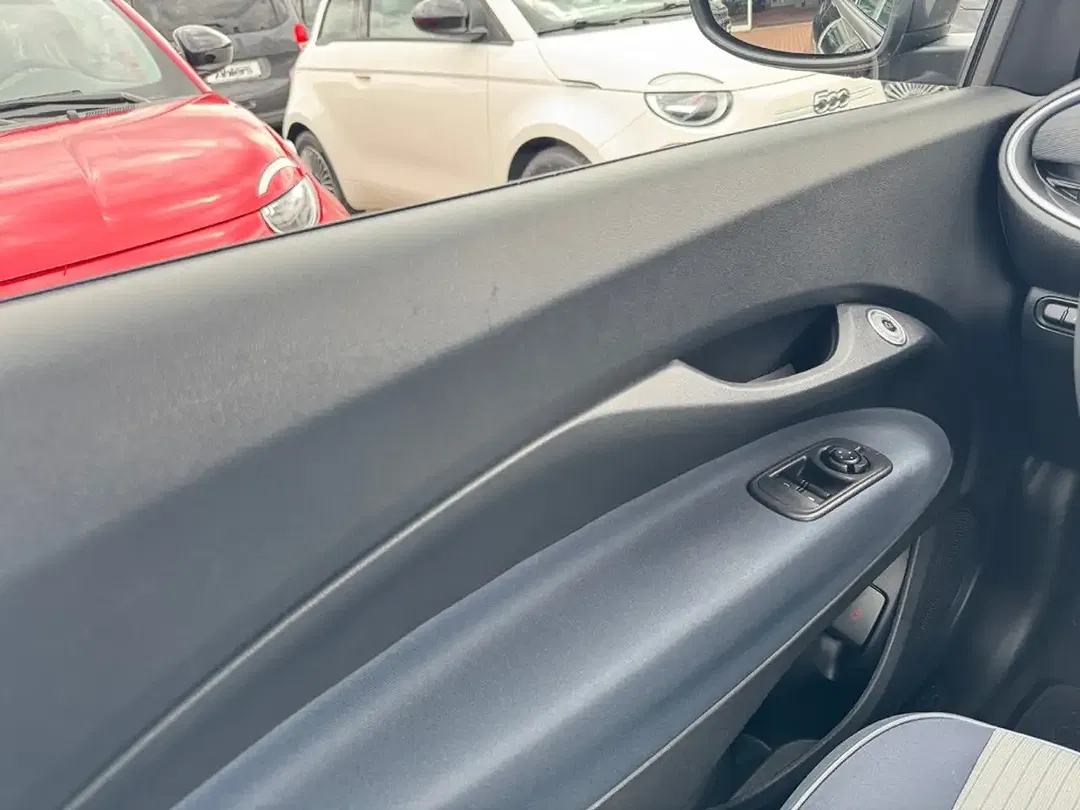 Fiat 500e - Thumbnail 17