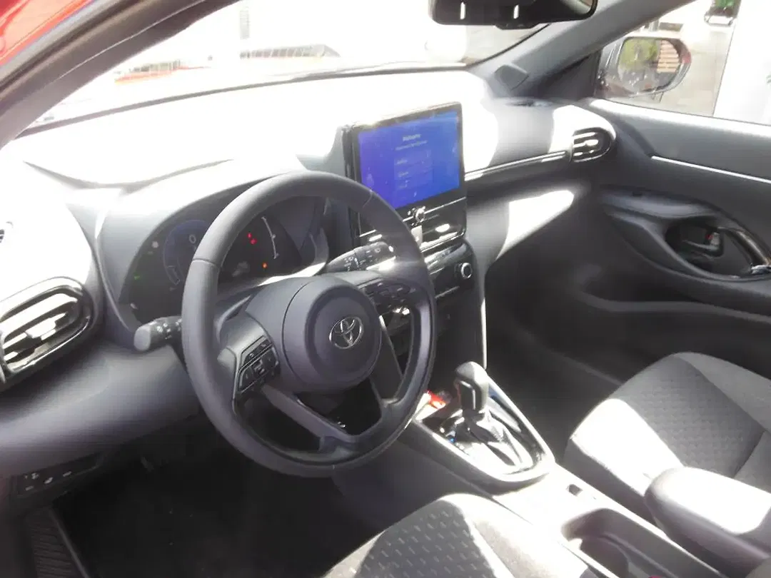 Toyota Yaris Cross - Thumbnail 8
