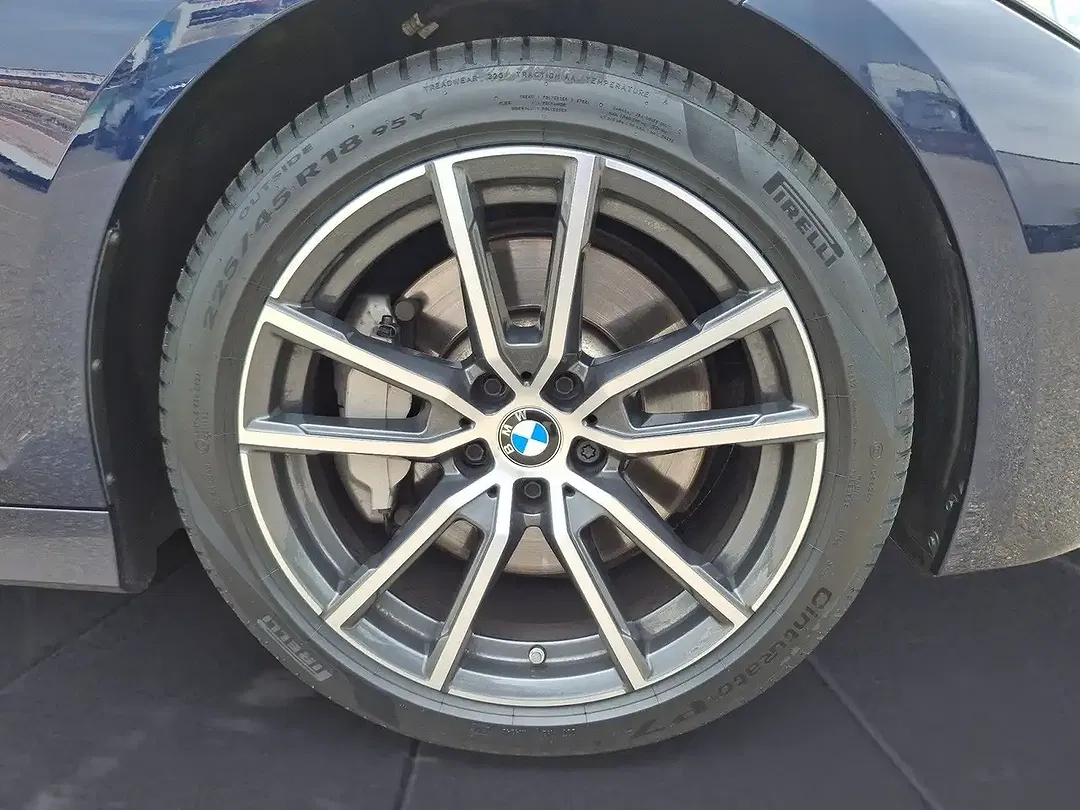 BMW 330 - Thumbnail 6