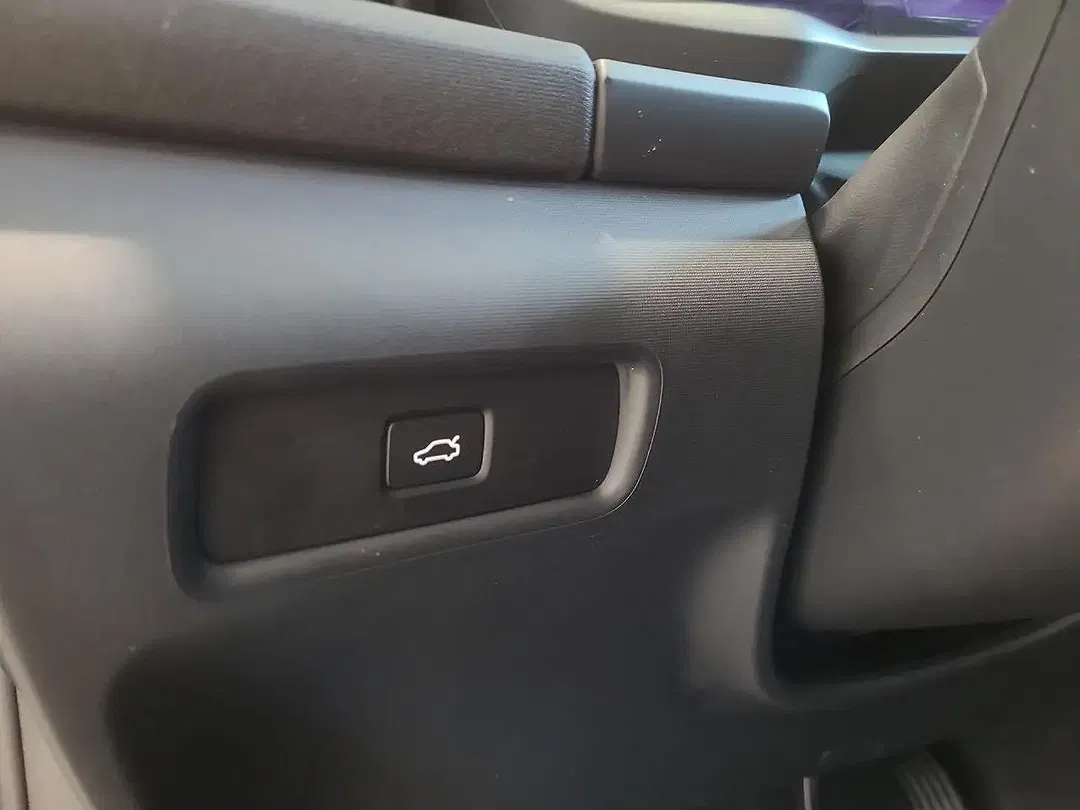 Polestar 2 - Thumbnail 12