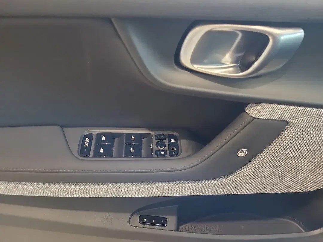 Polestar 2 - Thumbnail 7