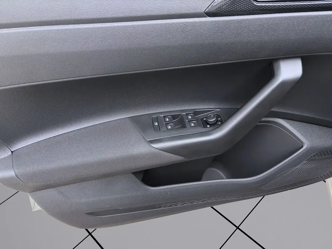Volkswagen Polo - Thumbnail 11