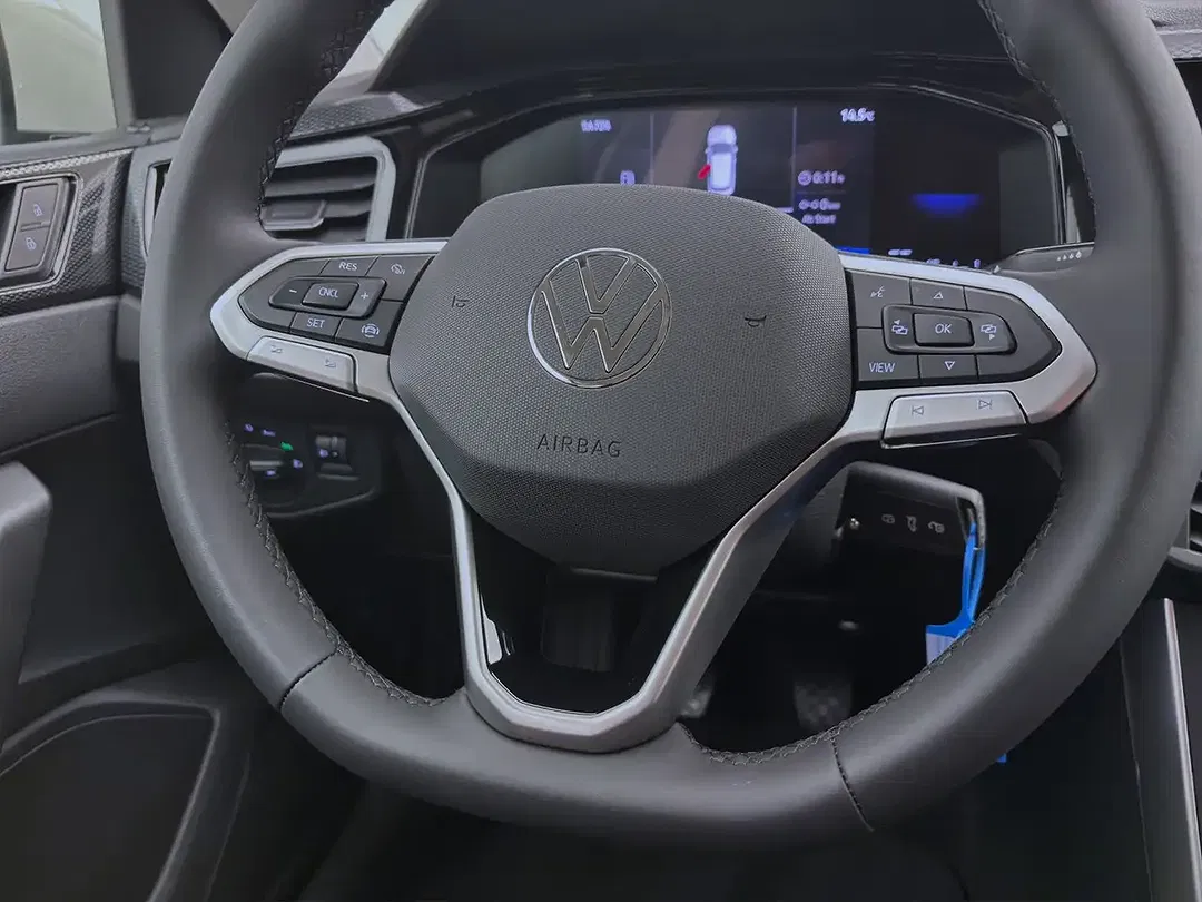 Volkswagen Polo - Thumbnail 13