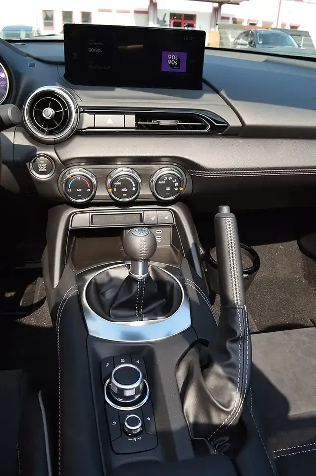 Mazda MX-5 - Thumbnail 13