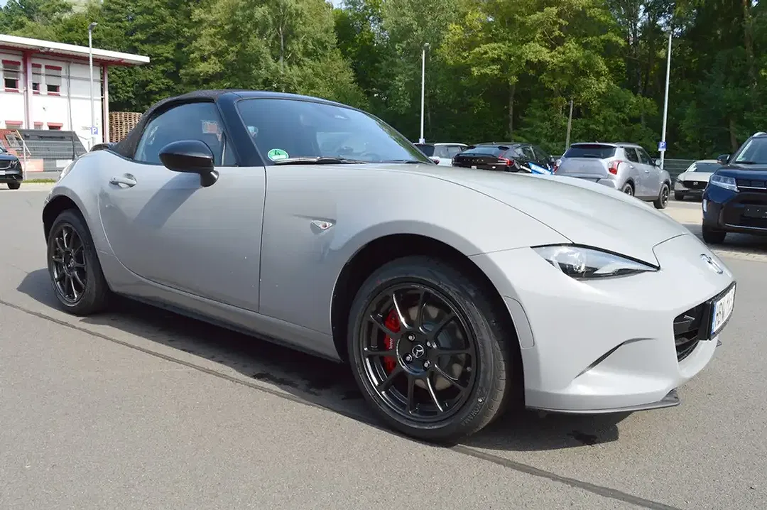 Mazda MX-5 - Thumbnail 3