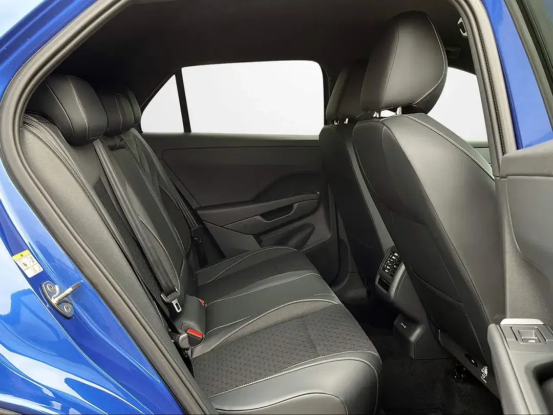 Volkswagen T-Roc - Thumbnail 11