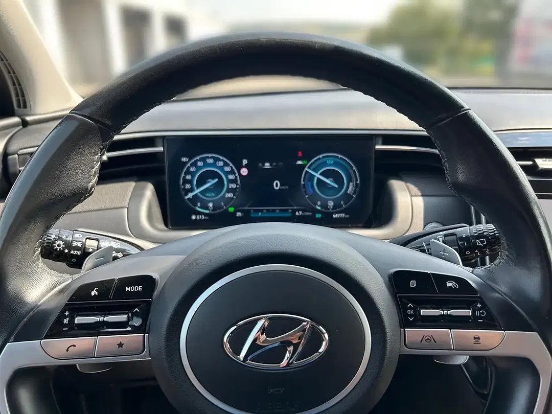 Hyundai TUCSON - Thumbnail 8