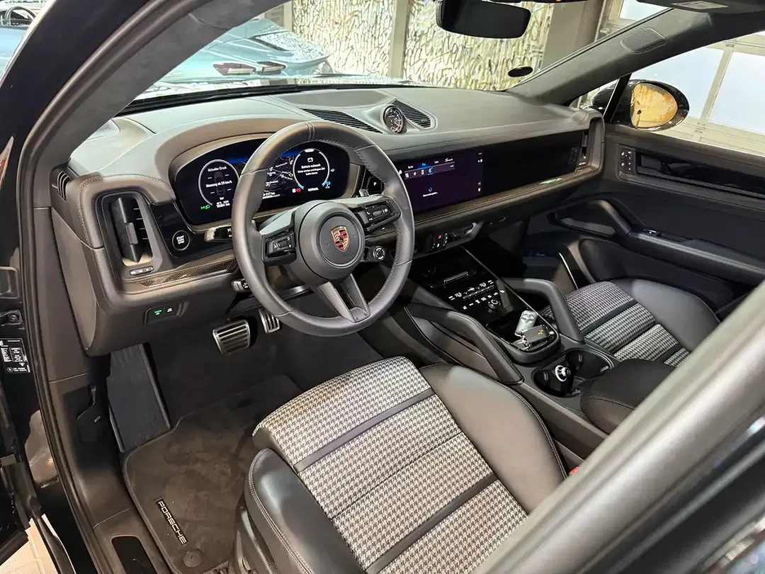 Porsche Cayenne - Thumbnail 13