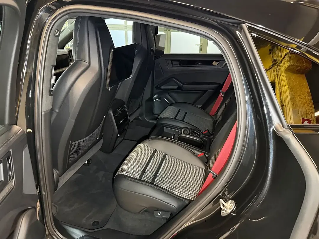 Porsche Cayenne - Thumbnail 14