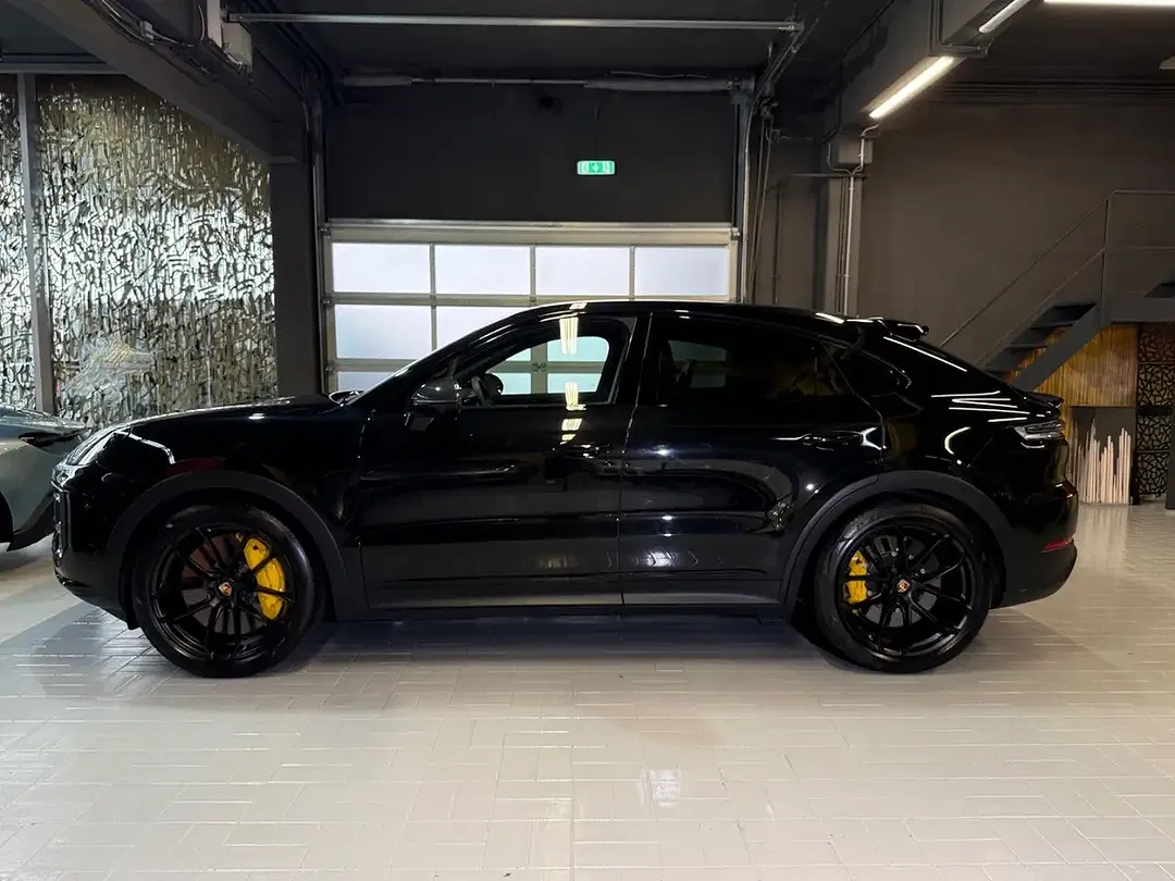 Porsche Cayenne - Thumbnail 4