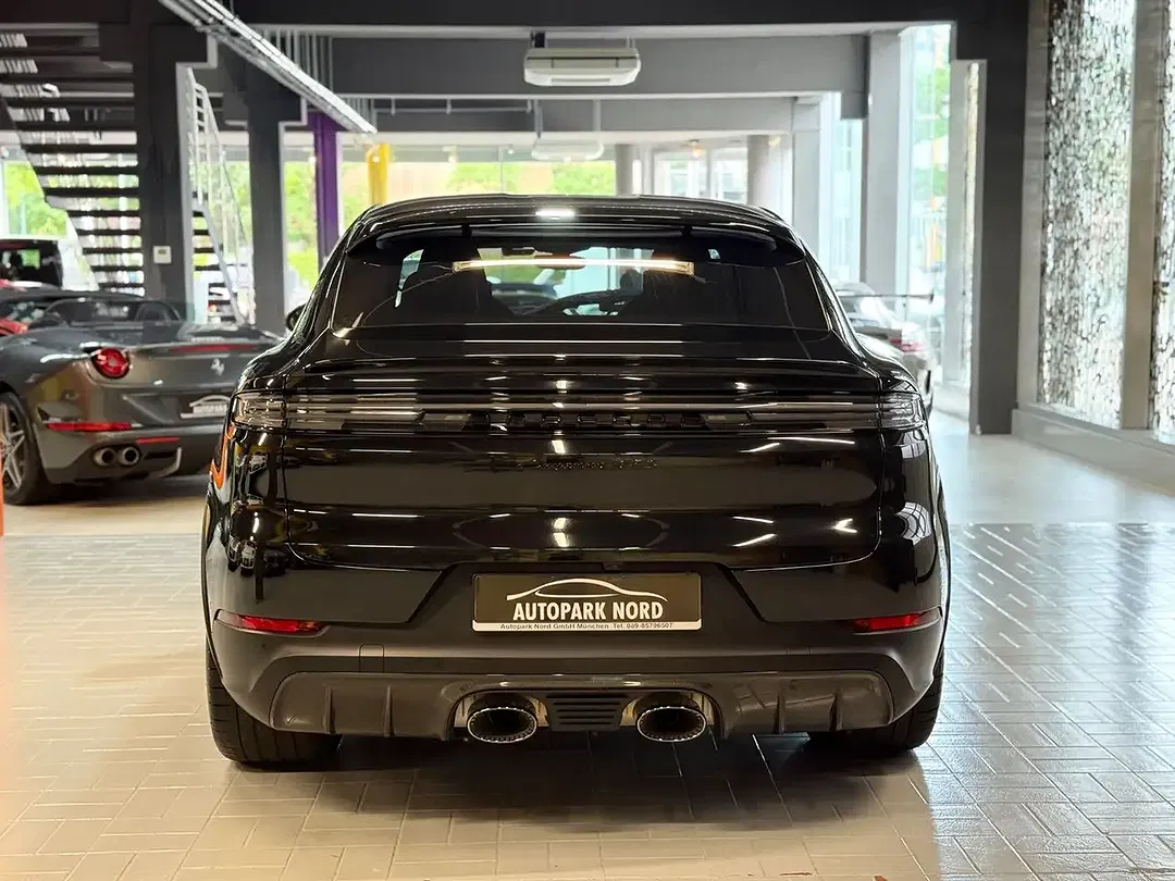 Porsche Cayenne - Thumbnail 6