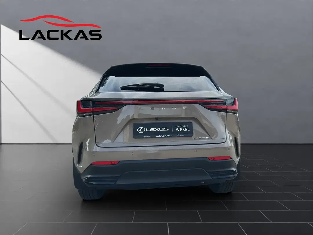Lexus NX 350h - Thumbnail 4