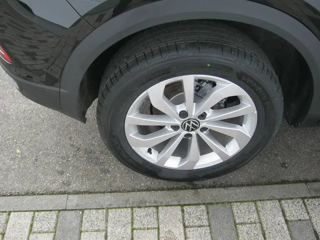 Volkswagen T-Roc - Thumbnail 8