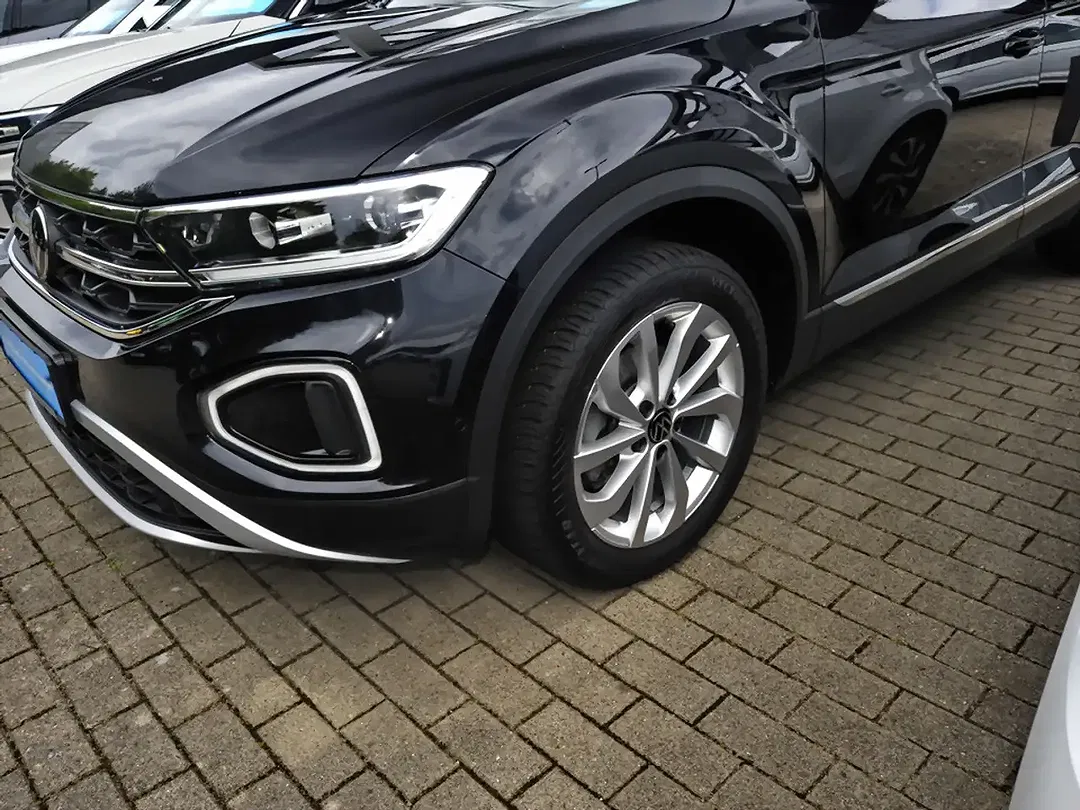 Volkswagen T-Roc - Thumbnail 5